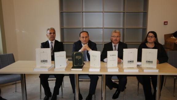 Galata Kız Anadolu İmam Hatip Lisesi Kütüphanesine İslam Ansiklopedisi Hediye Edildi.