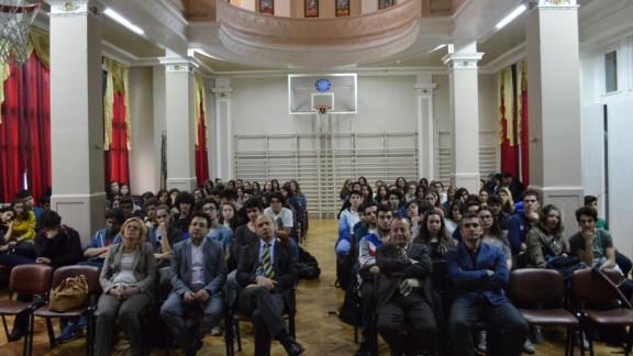 İşkur Genel Müdürlüğünce Meslek Seçiminin Önemi konulu seminer Beyoğlu Anadolu Lisesi´nde verildi.