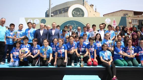 Beyoğlu Okullar Arası Okçuluk Turnuvası ödül töreni  Okçular Tekkesi´nde gerçekleşti