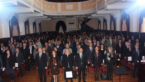 18 Mart Şehitleri Anma Günü ve Çanakkale Deniz Zaferinin 102. yıl dönümü dolayısıyla Galatasaray Lisesi Tevfik Fikret salonunda anma töreni gerçekleştirildi.