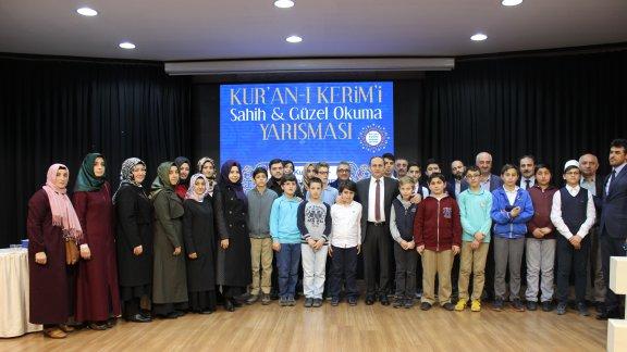  Naat Okuma -  Kur´an-ı Kerimi Güzel Okuma Yarışması Beyoğlu Gençlik Merkezinde yapıldı.