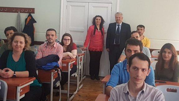 İlçemiz Beyoğlu Anadolu Lisesinde öğretmenlerimize yönelik hizmetiçi eğitim kapsamında Alternatif Öğretim Yöntem ve Teknikleri Kursu başladı.