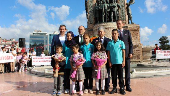 2018-2019 Eğitim Öğretim Yılı Açılış Programı Taksim Cumhuriyet Anıtı´nda Gerçekleştirildi.