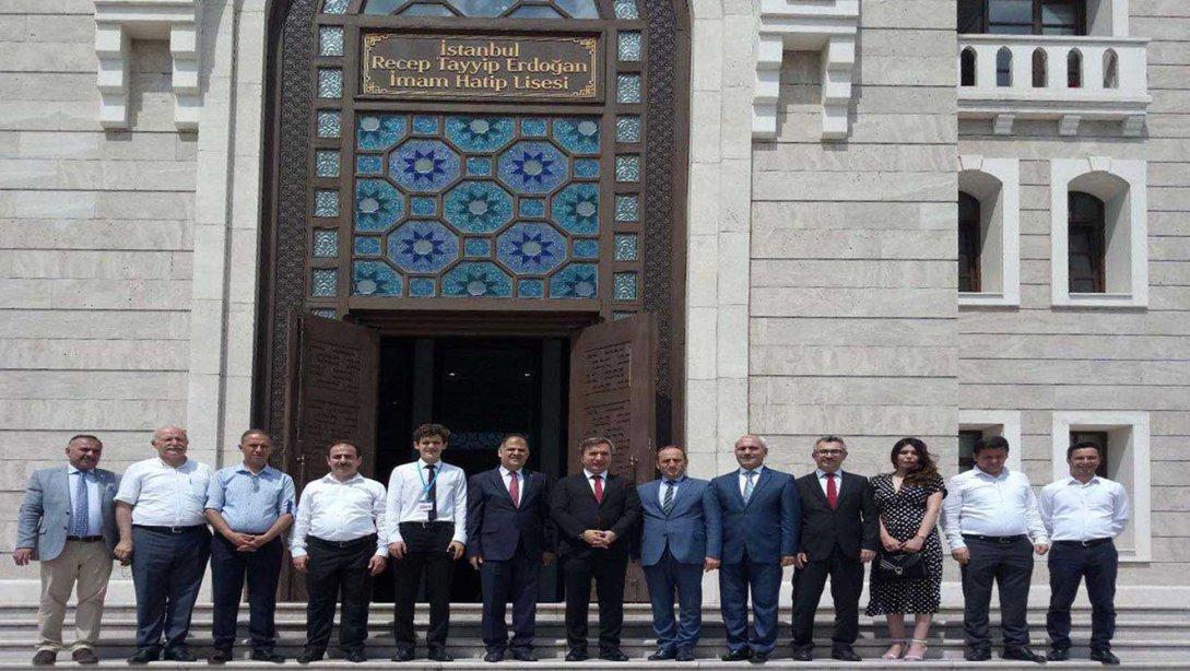 Beyoğlu ve Fatih İlçeleri Okul Liderleri Toplantısı Recep Tayyip Erdoğan AİHL' de Yapıldı.