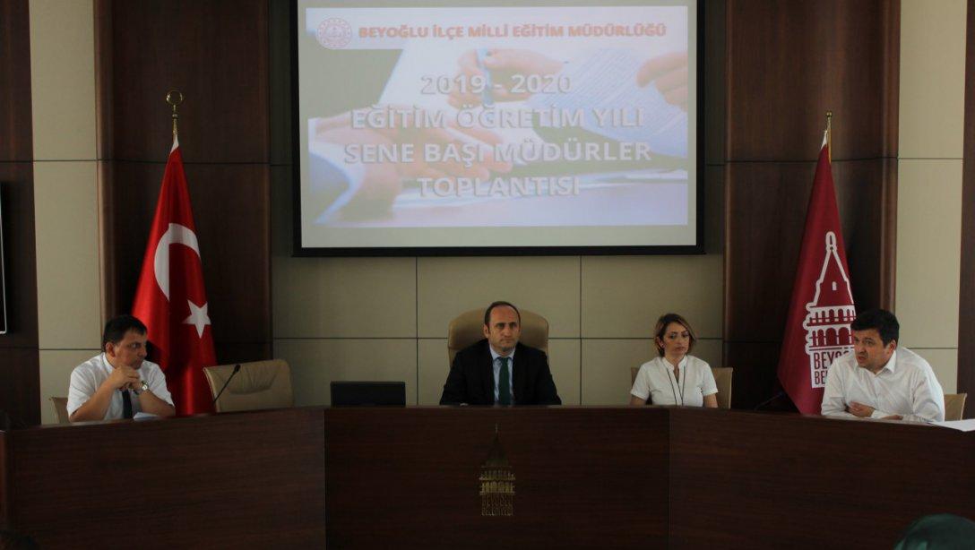 Sene Başı Müdürler Toplantısı Beyoğlu Belediyesi Meclis Salonunda Gerçekleştirildi