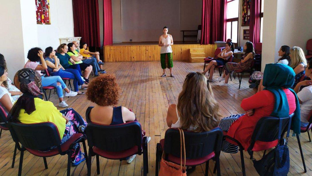 Masal Anlatıcılığına Giriş Eğitimi Semineri Katip Mustafa Çelebi MTAL' de Gerçekleştirildi