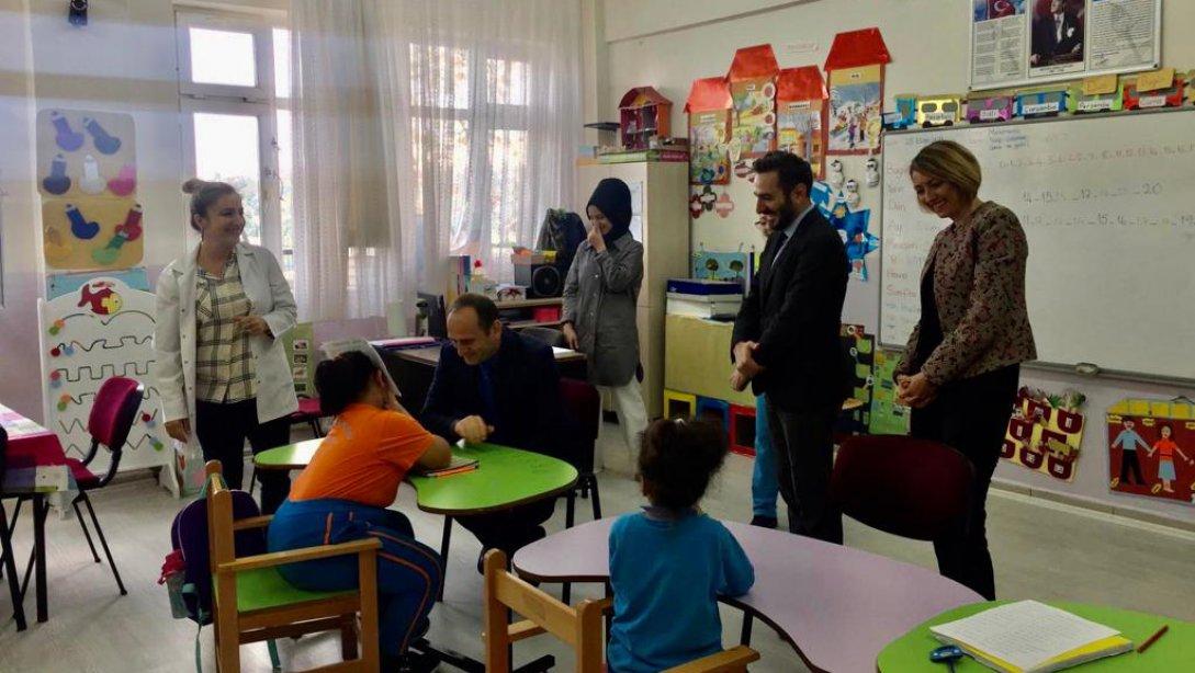 İlçe Milli Eğitim Müdürümüz Cemil SARICI' nın Halıcıoğlu İşitme Engelliler Okulu ile İlçemiz Özel Eğitim Sınıflarına Ziyareti