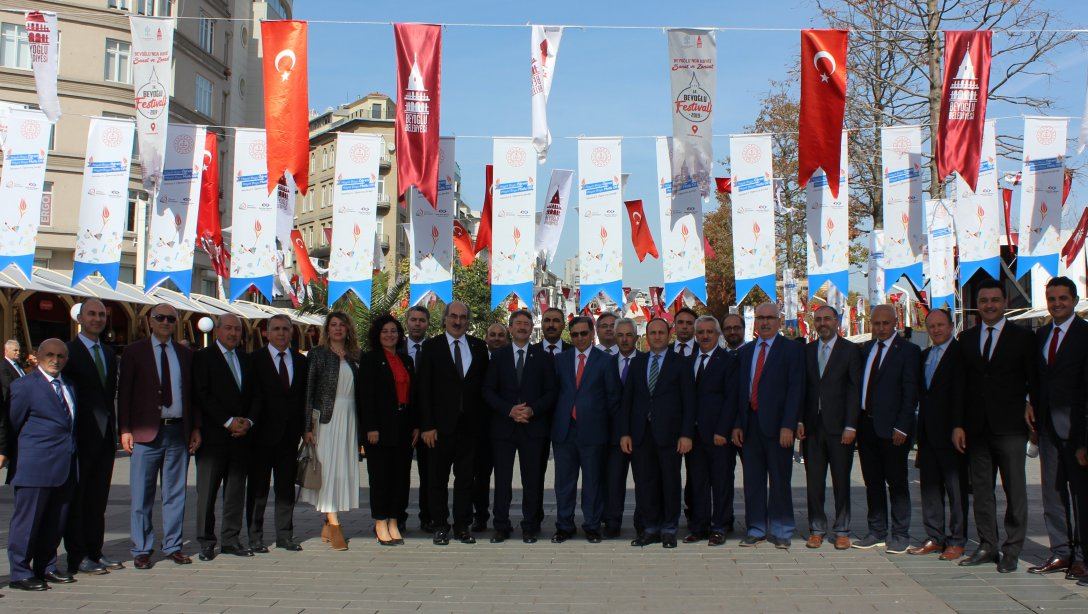 İstanbul Milli Eğitim Müdürlüğümüzce 5.si düzenlenen Öğrenme Şenliklerinin Açılış Programı Taksim Meydanında gerçekleştirildi