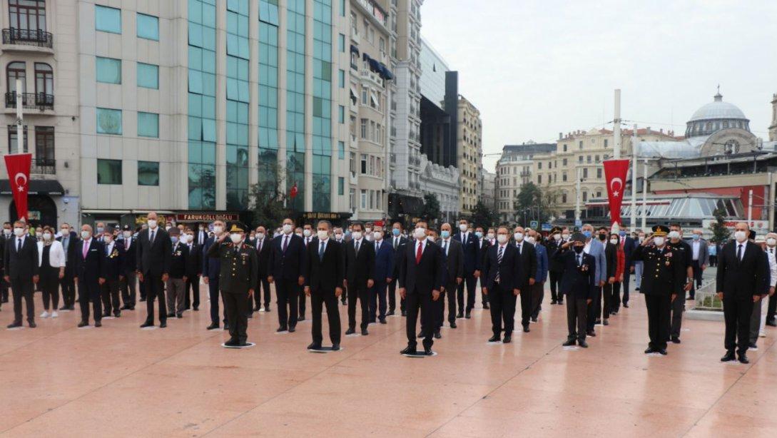 İstanbul'un Kurtuluşu'nun 97. Yıl Dönümünde Taksim'de Tören Düzenlendi