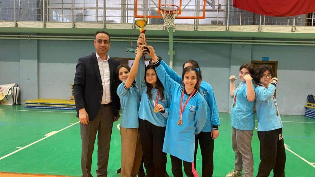 Okul Sporları Basketbol Turnuvası Ödül Töreni 