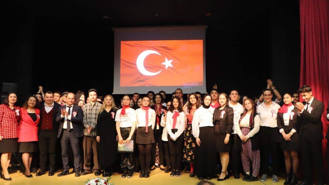 29 Ekim Cumhuriyet Bayramı Kutlama Programı Dilnihat Özyeğin Anadolu Lisesinde Gerçekleştirildi