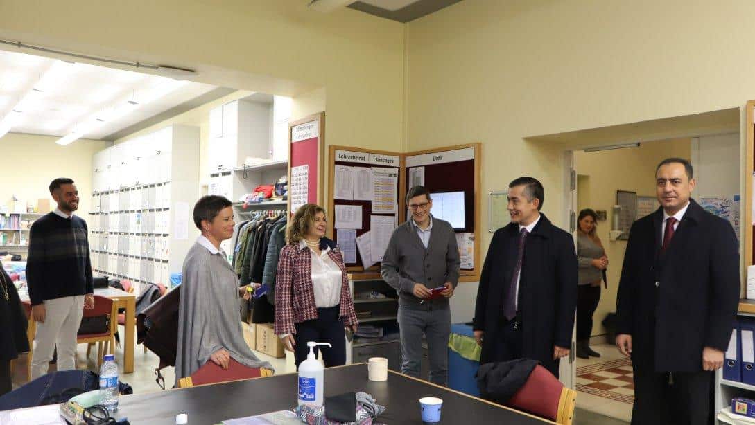 Öğretmenler Günü Münasebetiyle İstanbul Alman Lisesi Ziyaret Edildi