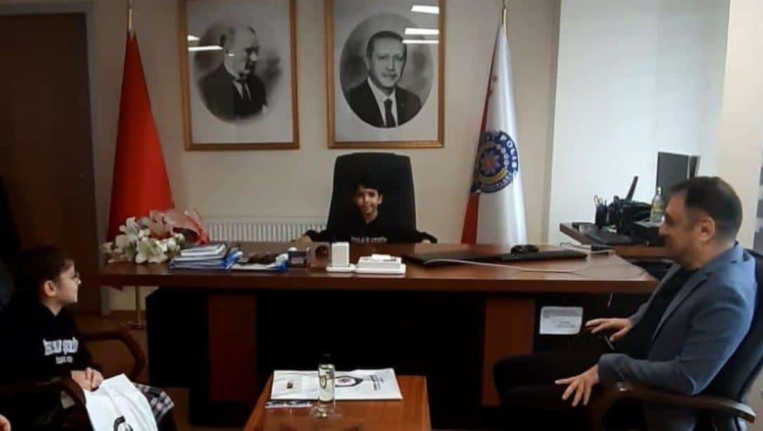 İhsan Şerif İlkokulu öğrencilerimiz, 23Nisan Ulusal Egemenlik ve Çocuk Bayramı dolayısıyla Beyoğlu İlçe Emniyet Müdürlüğü'nü ziyaret ettiler.