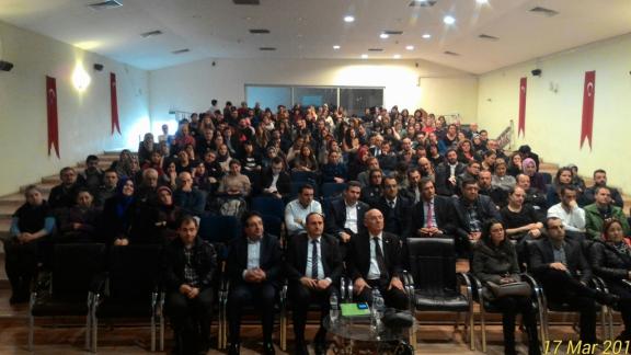 Dilnihat Özyeğin Anadolu Lisesi konferans salonunda idareci ve öğretmenlerimize yönelik DEĞERLER ODAKLI İLETİŞİM konusunda  seminer düzenlendi.
