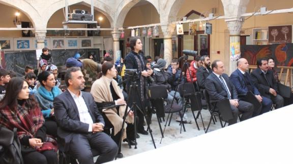 Halıcıoğlu İşitme Engelliler Ortaokulu ile  Türkiye Yazarlar Birliği tarafından ortaklaşa düzenlenen Dünya Engelliler Haftası kutlama programı gerçekleştirildi.