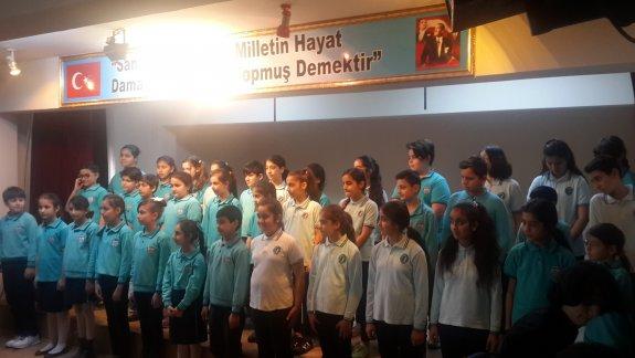 Cihangir Münir Özkul Ortaokulu öğrencilerimizden oluşan Borusan Çocuk Korusu Gülsen YAVUZKAL şefliğinde ilçemiz okul müdürlerine mini bir konser verdi.