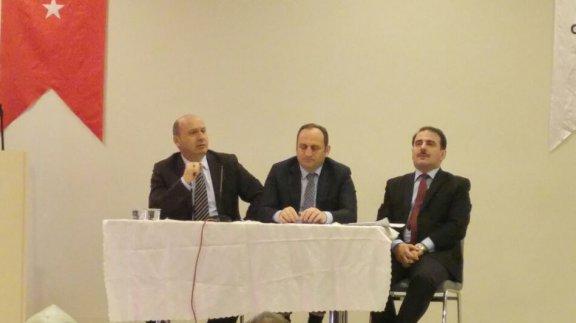 Beyoğlu Kaymakamımız Sayın Osman EKŞİ okul aile birliği başkanlarımızla Okçumusa İlkokulu konferans salonunda toplantı düzenledi.