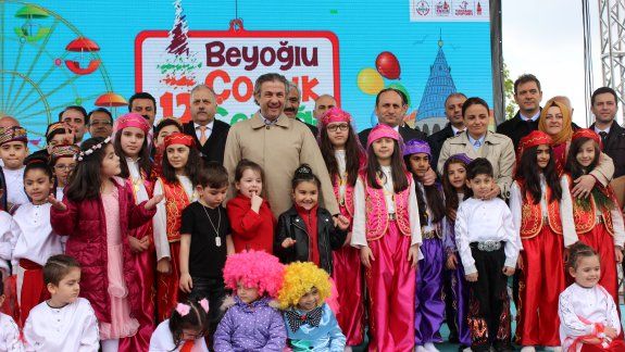 23 Nisan Ulusal Egemenlik ve Çocuk Bayramı İlçe kutlama programı, Hasköy etkinlik alanında gerçekleştirildi.