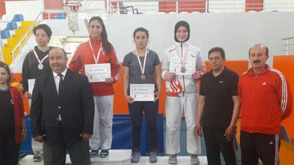 Kasımpaşa Çok Programlı Lisesi´nde okuyan öğrencimiz  Zehra ŞENEL karate Türkiye 3. sü olmuştur. 