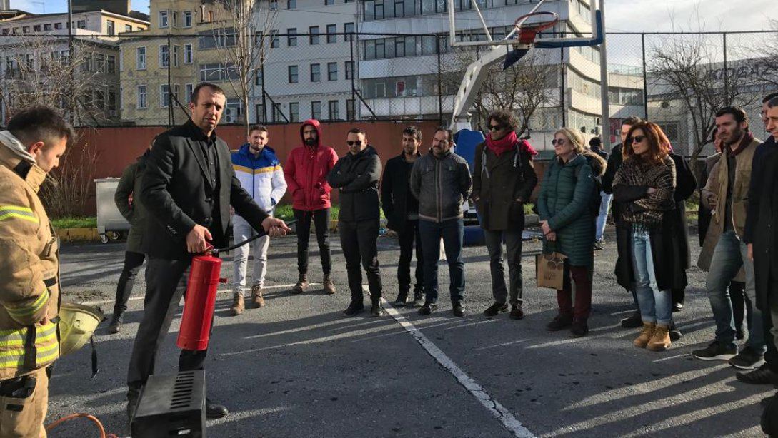 Yangın Eğitimi Hizmetiçi Eğitim Kursu Beyoğlu Tersane-i Amire Anadolu Lisesinde Başladı