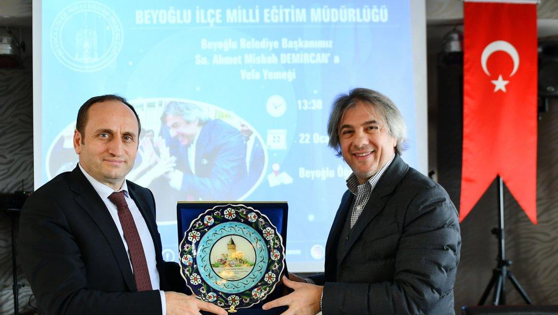 Beyoğlu İlçe Milli Eğitim Ailesinden Belediye Başkanı Ahmet Misbah Demircan´a Veda Programı