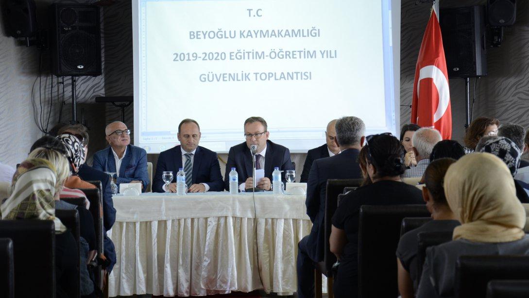 2019 - 2020 Eğitim Öğretim Yılı Okul Güvenliği Toplantısı Beyoğlu Öğretmenevinde Gerçekleştirildi