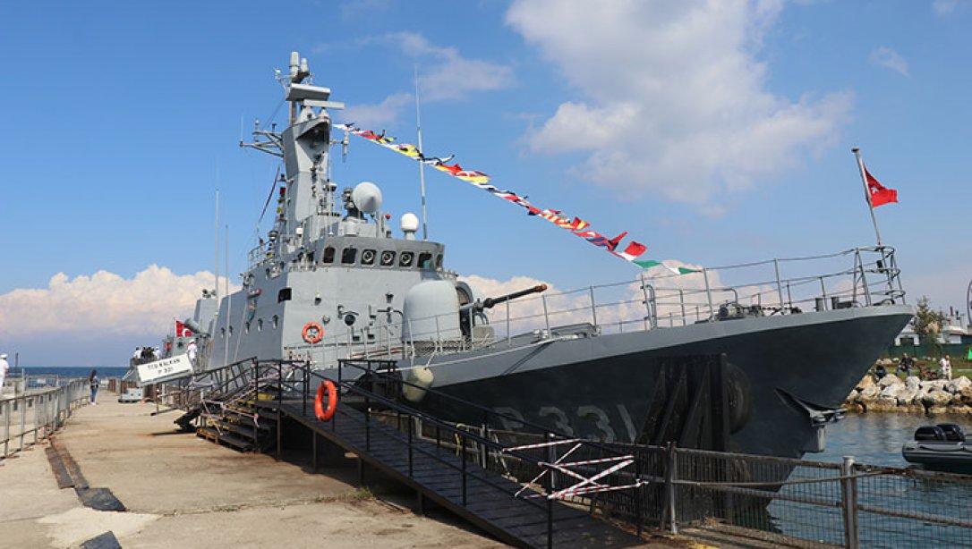 Preveze Deniz Zaferi'nin yıldönümü nedeniyle öğrencilerimiz Türk Deniz Kuvvetleri'ne ait savaş gemilerini ziyaret ettiler