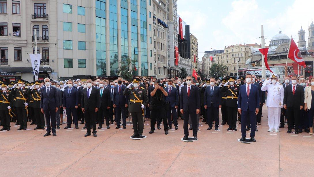 Taksim Meydanı'nda 30 Ağustos Zafer Bayramı Töreni