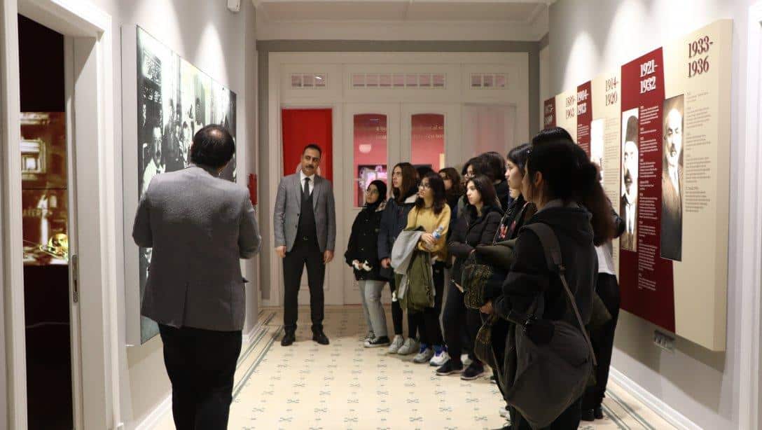 İlçe Milli Eğitim Müdürümüz ve Öğrencilerimizin Mehmet Akif Ersoy Hatıra Evi Ziyareti
