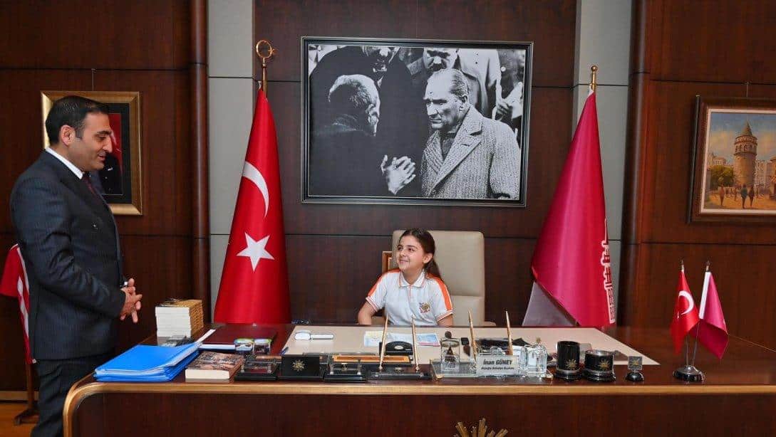 Haliç lkokulu öğrencilerimiz, 23Nisan Ulusal Egemenlik ve Çocuk Bayramı dolayısıyla Beyoğlu Belediyesi'ni ziyaret ettiler.