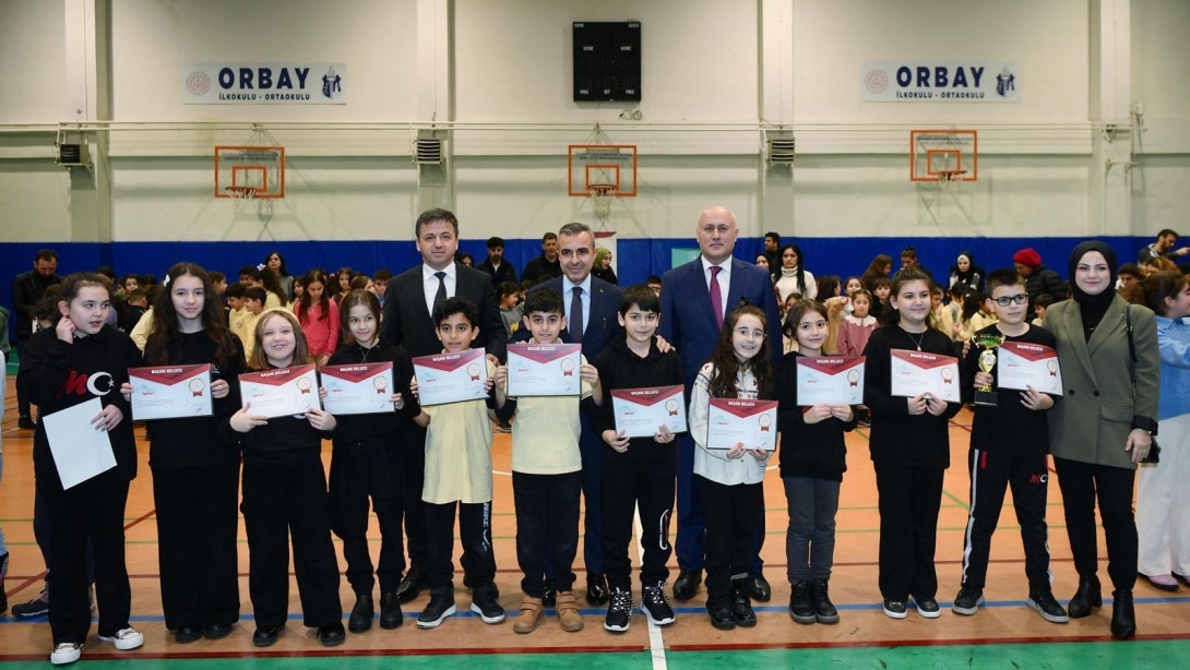 Geleneksel Çocuk Oyunları ve İlkokullar Fiziksel Etkinlikleri ödül töreni, Kaymakamımız Sn. A.Atakan Atasoy, İlçe Milli Eğitim Müdürümüz Cevat Dervişoğlu, İlçe Gençlik ve Spor Müdürü Metin Albayrak, Okul Müdürleri, veliler ve öğrencilerin katılımıyla gerç