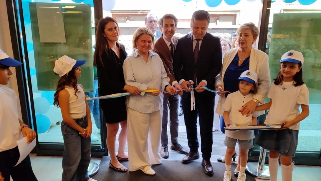 İlçe Milli Eğitim Müdürümüz Cevat Dervişoğlu,  Doğa Koleji tarafından düzenlenen 'Yapay Zekanın Sihirli Dünyasında Geleceğin Kaşifleri' adlı e Twining proje tanıtım programına katıldı.